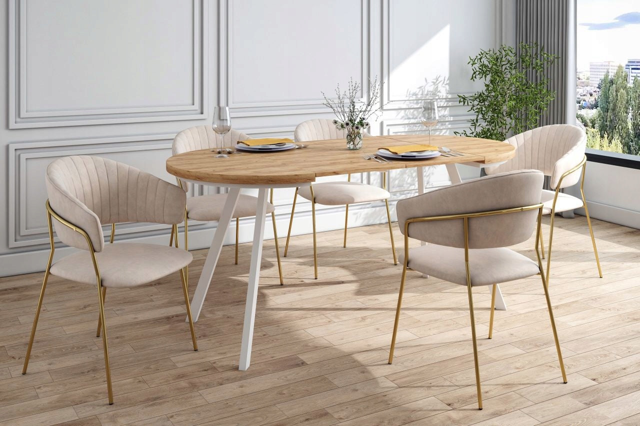 Beżowe welurowe krzesło glamour ze złotymi nogami